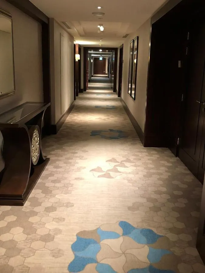 غرف واجنحة مطلة على الكعبة بفندق فيرمنت برج الساعة Hotel
